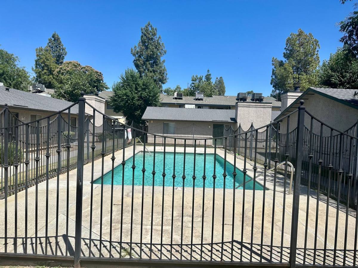 Apartment for rent at 5291 E Kings Canyon Rd, Fresno, CA 93727