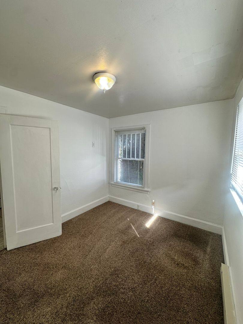 Apartment for rent at 801 Kittitas St, Wenatchee, WA 98801