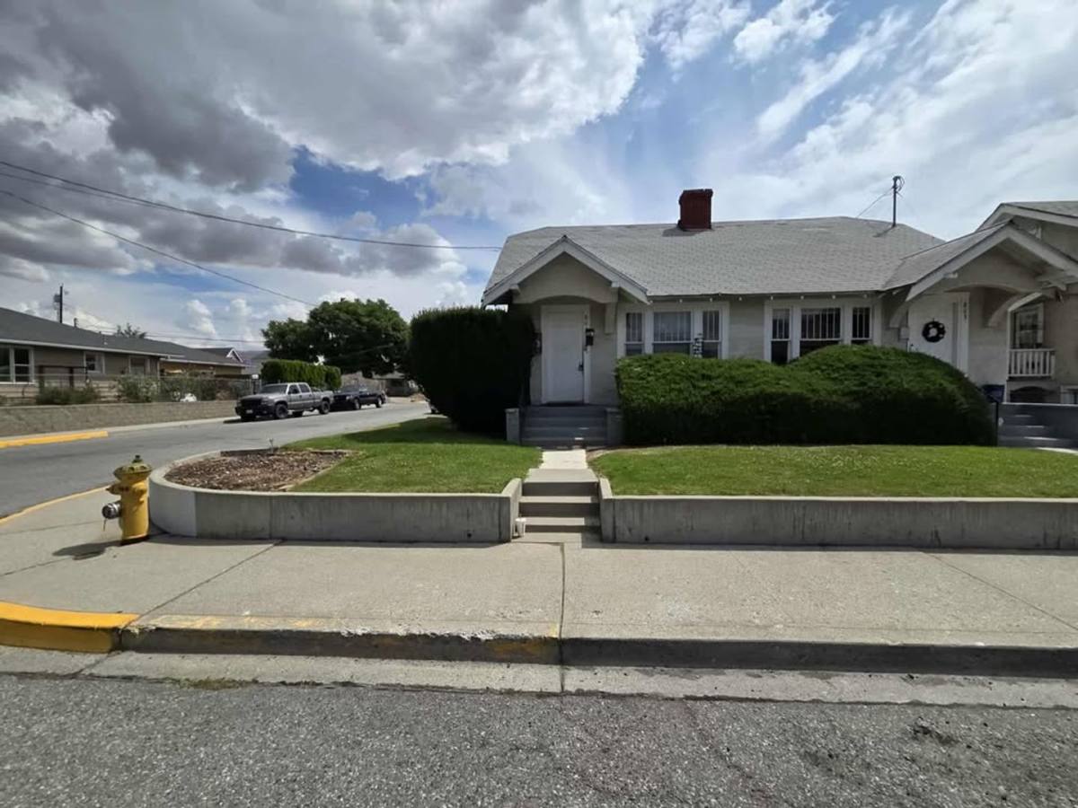 Apartment for rent at 801 Kittitas St, Wenatchee, WA 98801