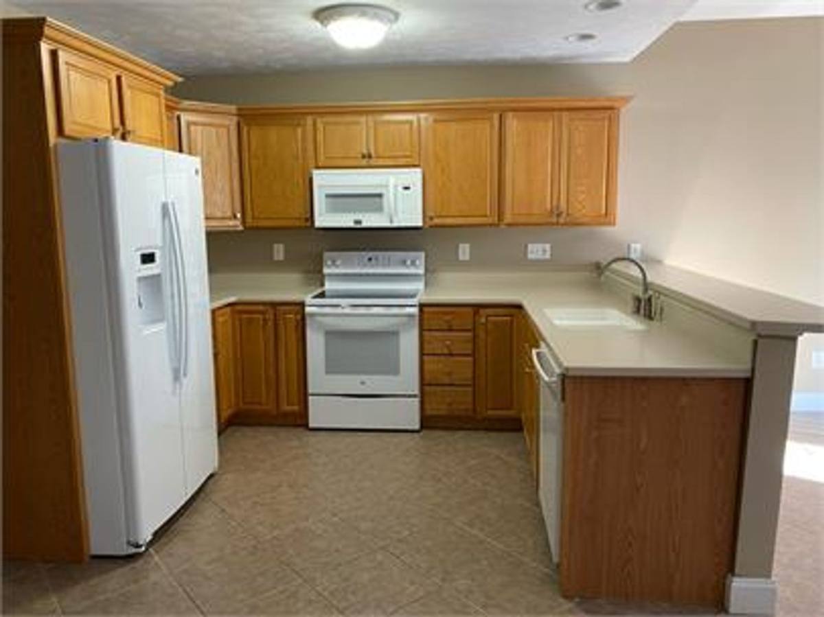 Apartment for rent at 100-114 Wintergreen Dr, Chatham, IL 62629