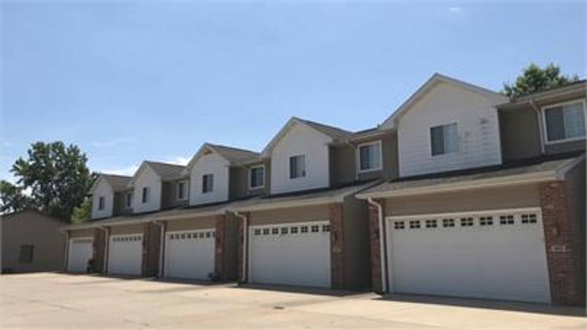 Apartment for rent at 100-114 Wintergreen Dr, Chatham, IL 62629