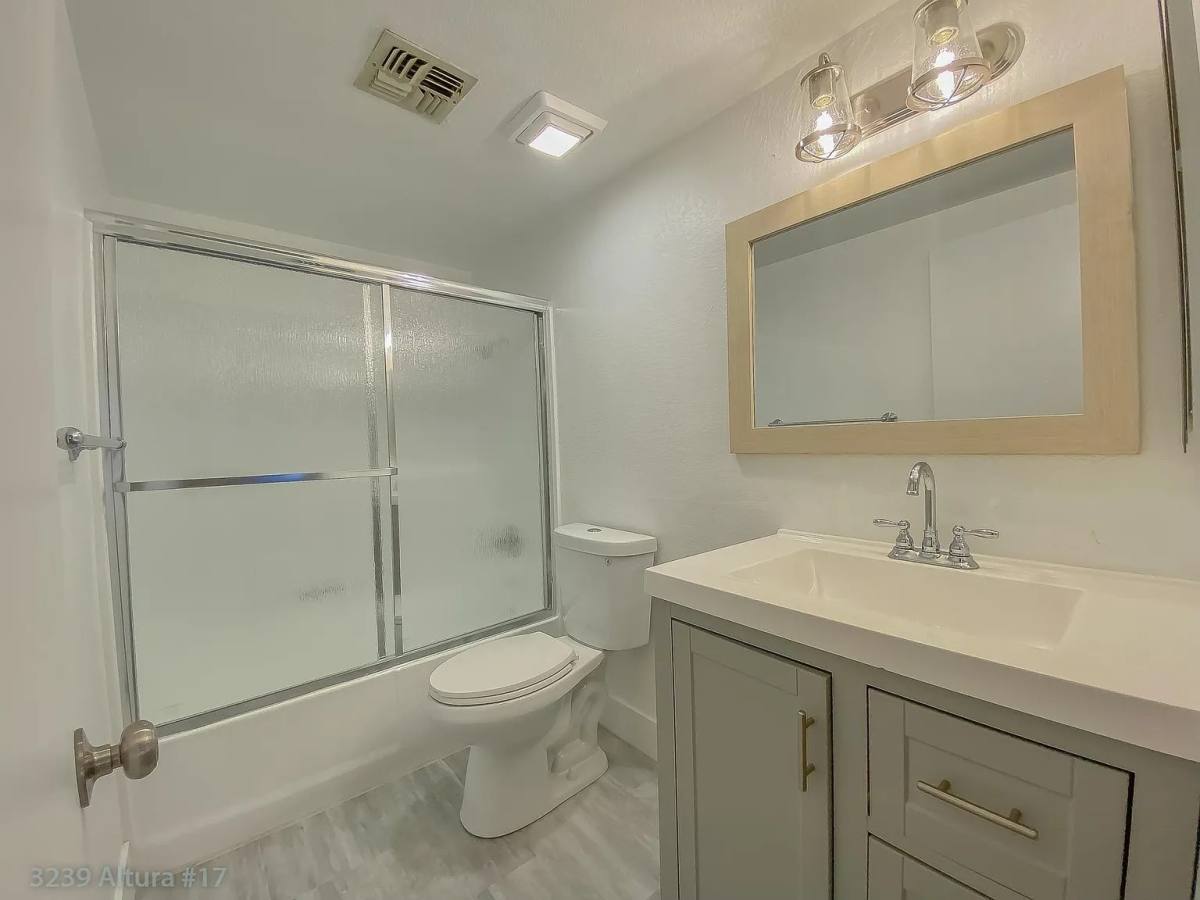 Apartment for rent at 3239 Altura Blvd #17, La Crescenta, CA 91214