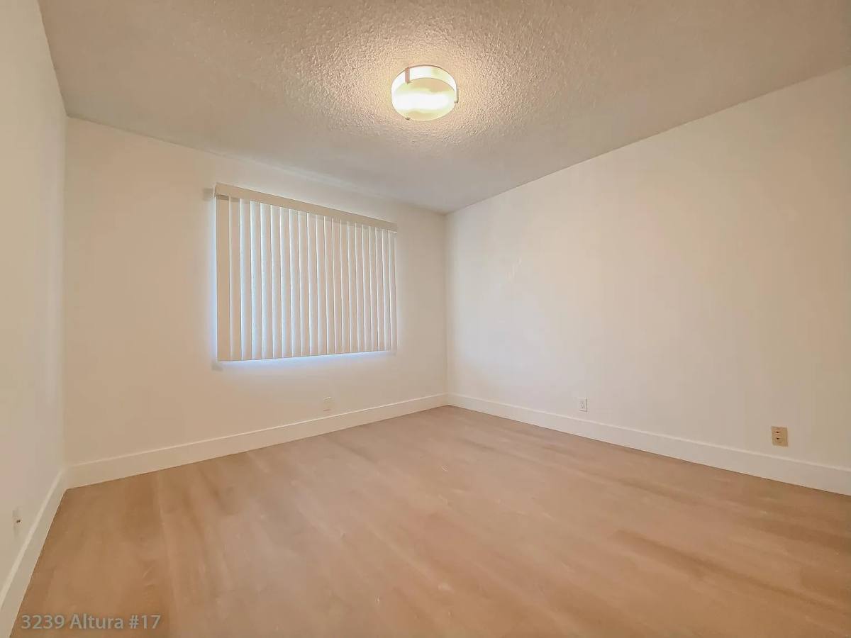Apartment for rent at 3239 Altura Blvd #17, La Crescenta, CA 91214
