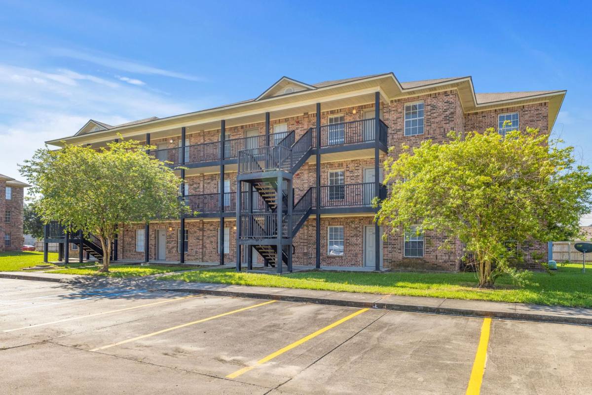 Apartment for rent at 2400 Fruge St, Lake Charles, LA 70601