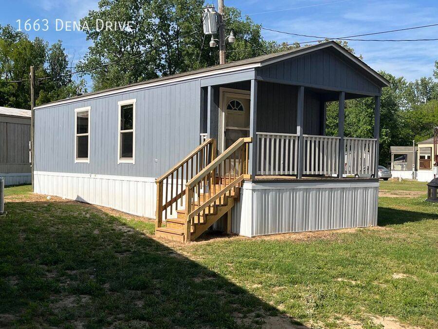 House for rent at 1663 Dena Dr, Memphis, TN 38127