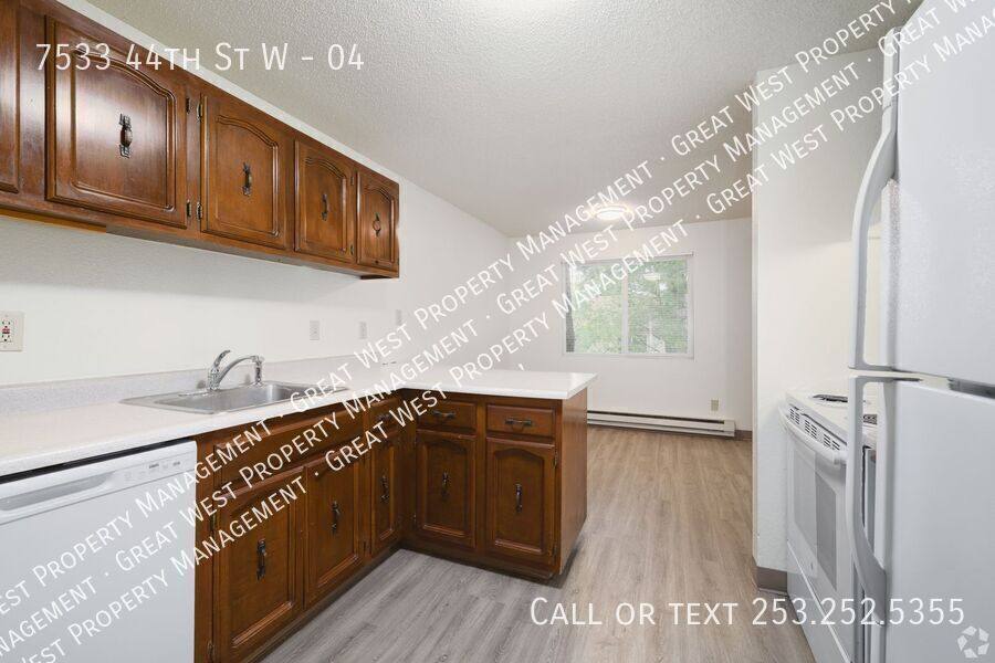 Apartment for rent at 7533 44th St W #4, Tacoma, WA 98466