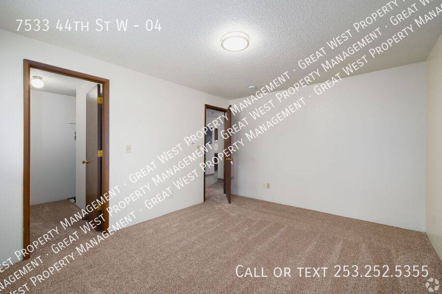 Apartment for rent at 7533 44th St W #4, Tacoma, WA 98466