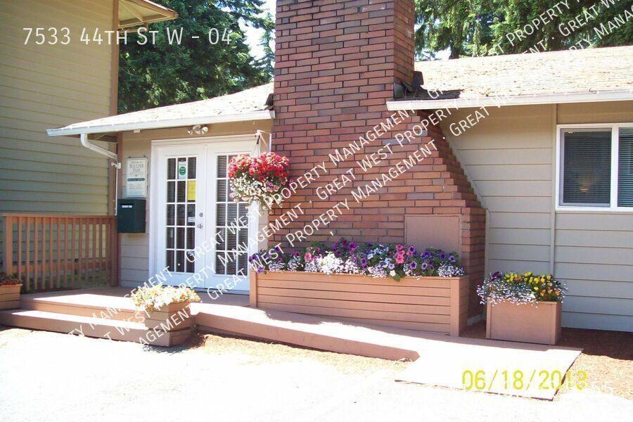 Apartment for rent at 7533 44th St W #4, Tacoma, WA 98466