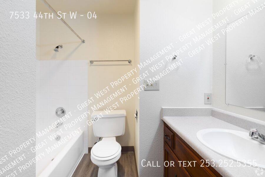 Apartment for rent at 7533 44th St W #4, Tacoma, WA 98466
