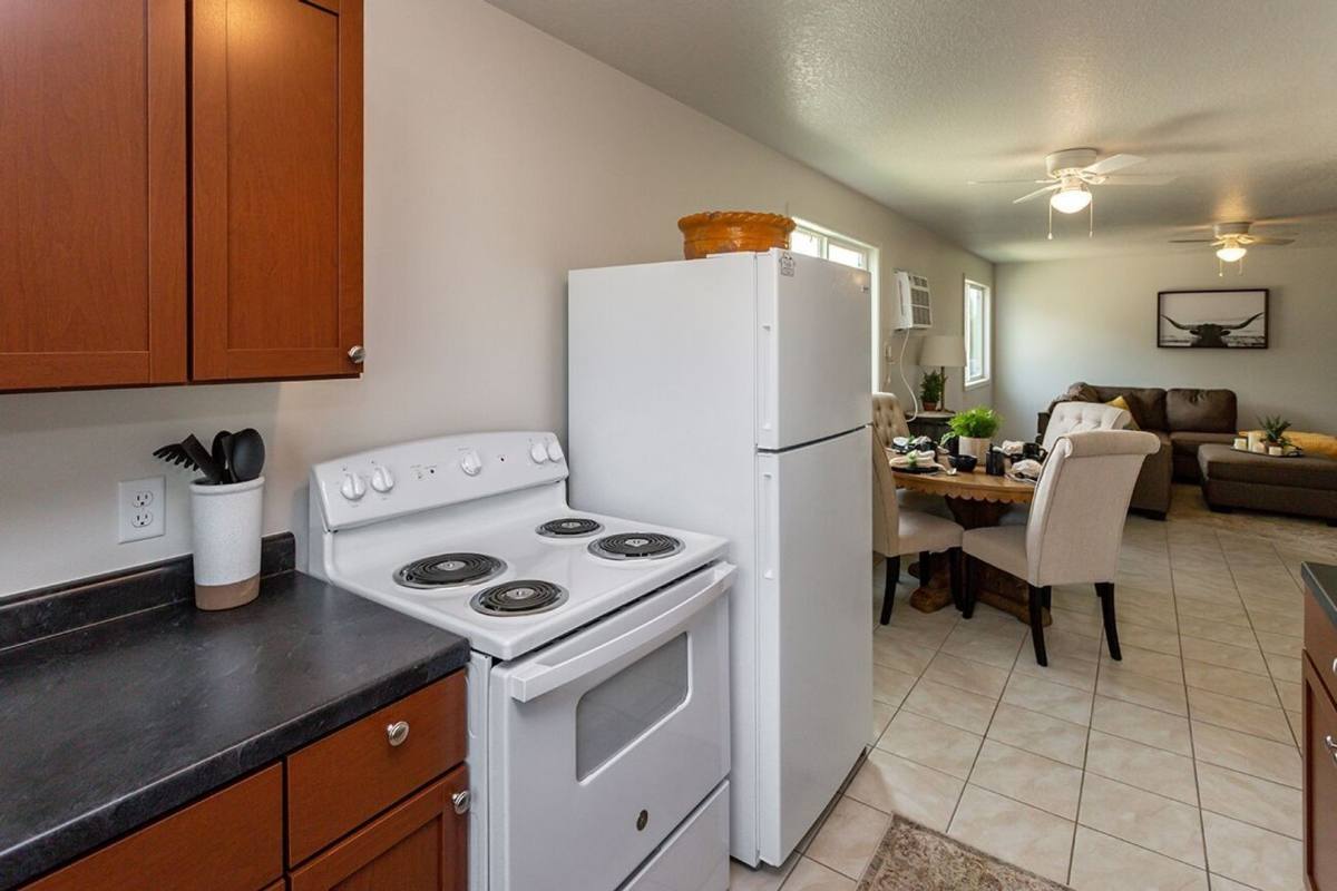 Apartment for rent at 4251 Grandview Ave, Des Moines, IA 50317