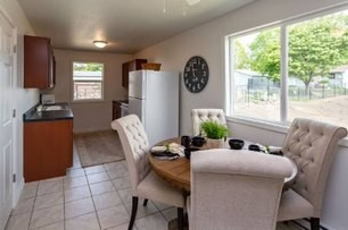 Apartment for rent at 4251 Grandview Ave, Des Moines, IA 50317