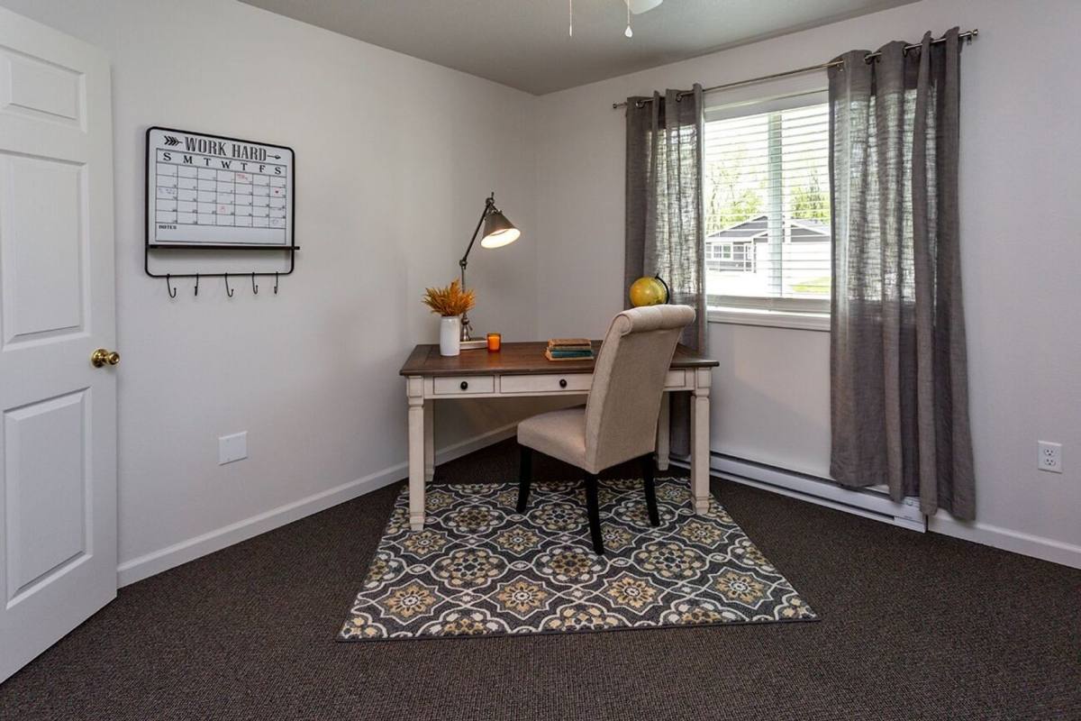 Apartment for rent at 4251 Grandview Ave, Des Moines, IA 50317