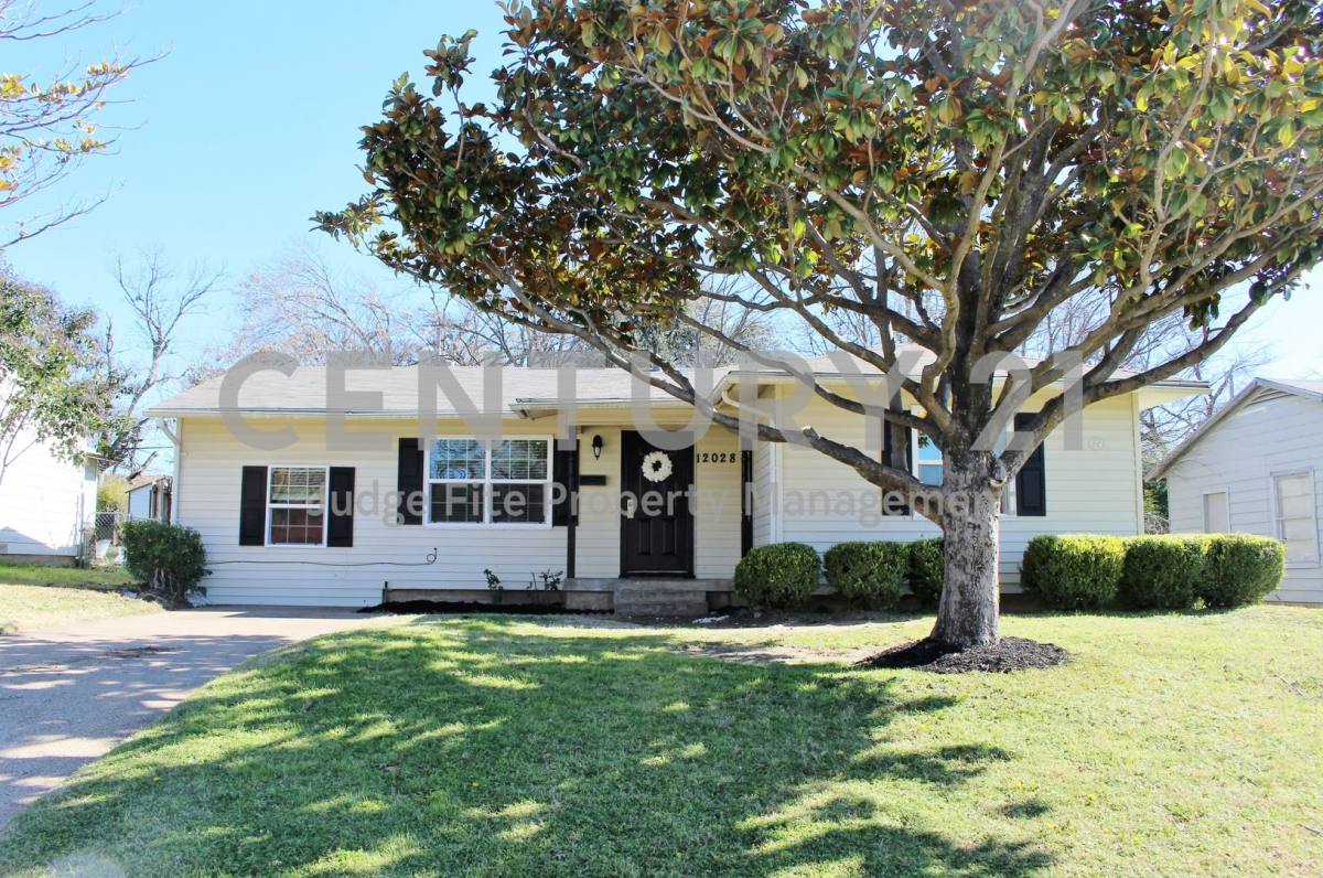 House for rent at 12028 Hoblitzelle Dr, Dallas, TX 75243