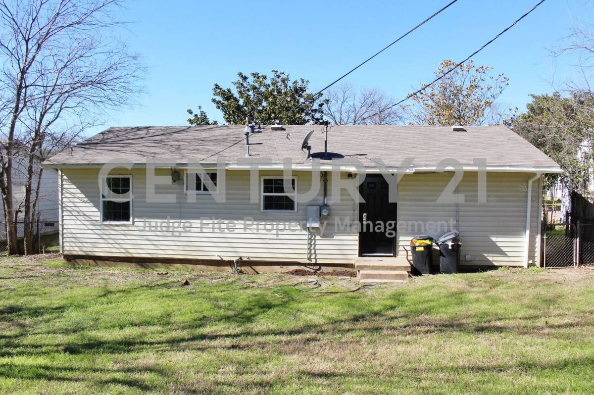 House for rent at 12028 Hoblitzelle Dr, Dallas, TX 75243