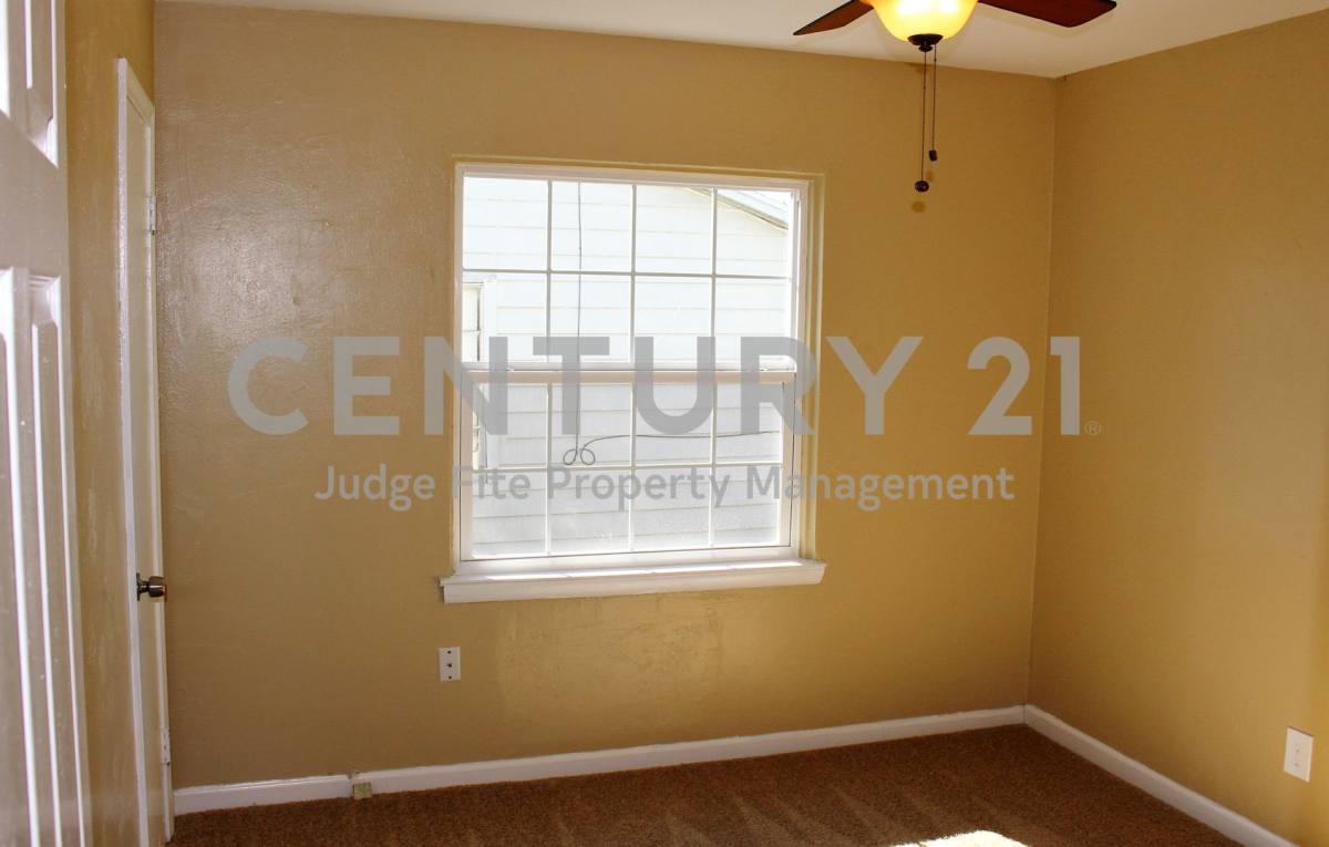 House for rent at 12028 Hoblitzelle Dr, Dallas, TX 75243