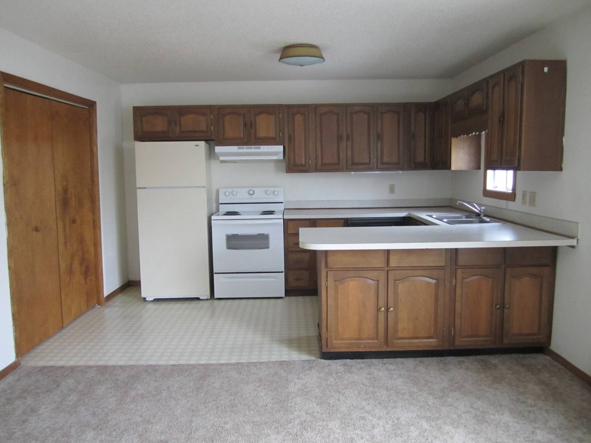 Apartment for rent at 321 6th St N, Wahpeton, ND 58075