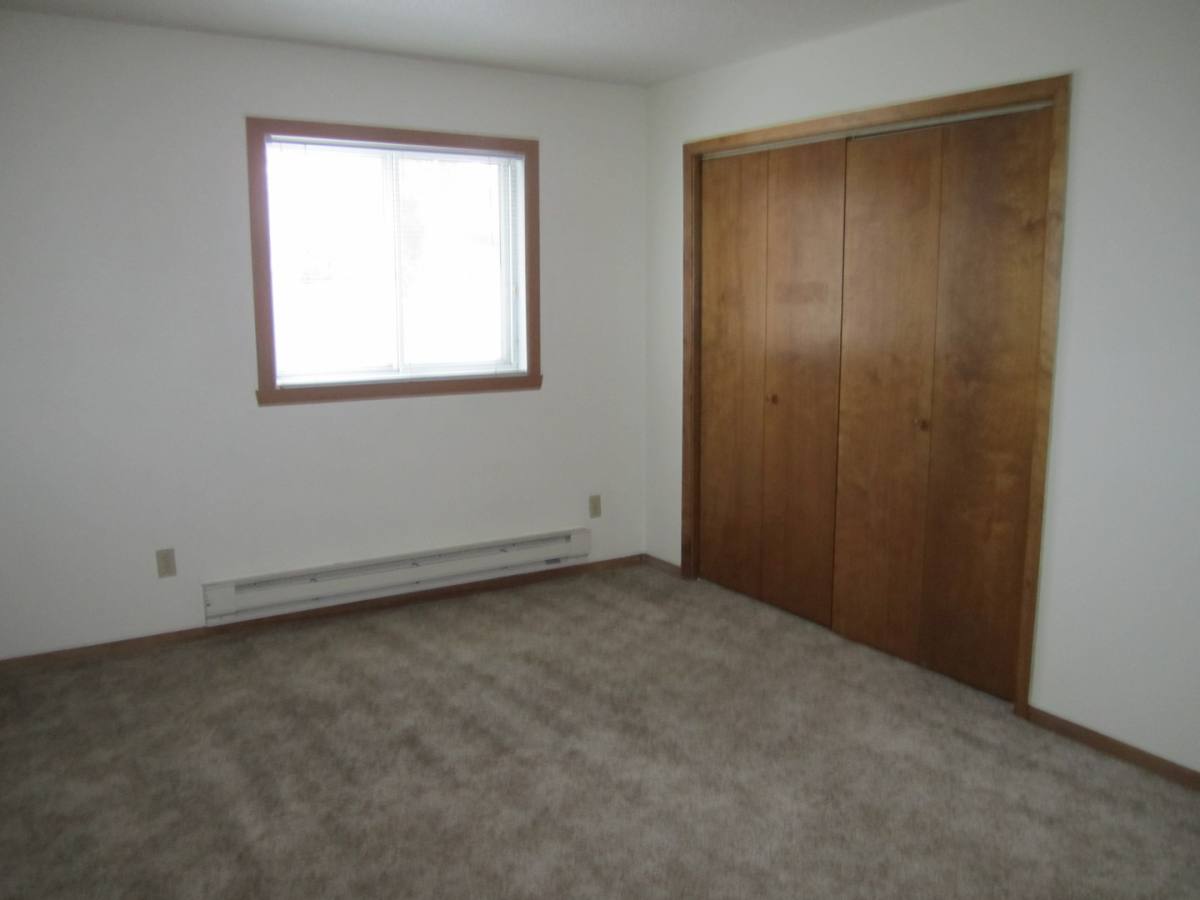 Apartment for rent at 321 6th St N, Wahpeton, ND 58075
