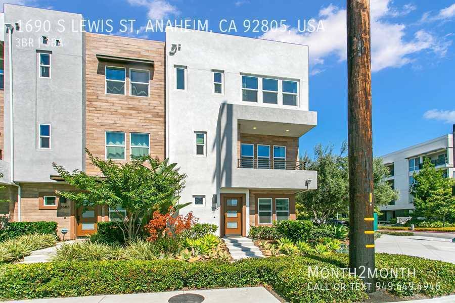 Townhouse for rent at 1690 S Lewis St, Anaheim, CA 92805