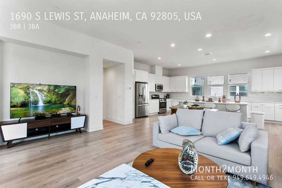 Townhouse for rent at 1690 S Lewis St, Anaheim, CA 92805