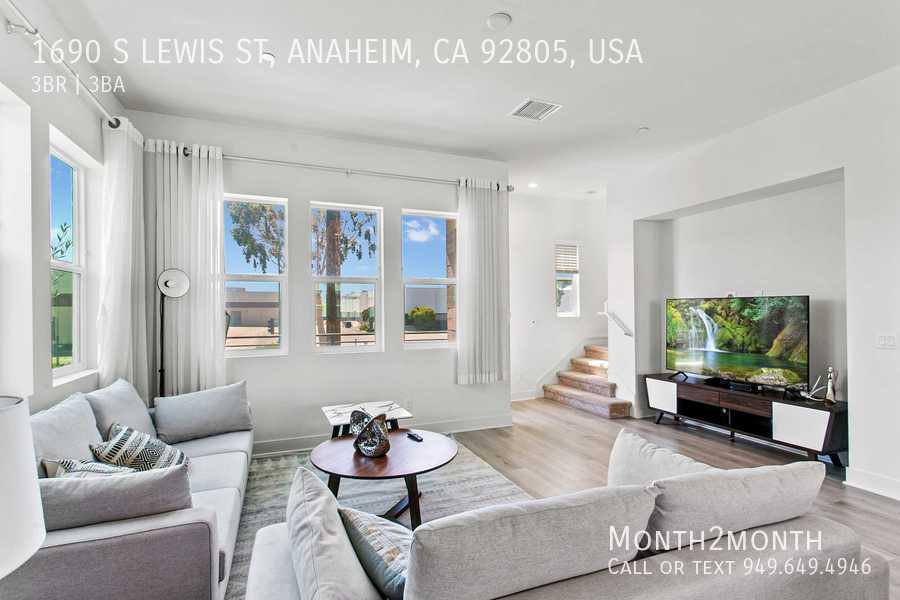 Townhouse for rent at 1690 S Lewis St, Anaheim, CA 92805