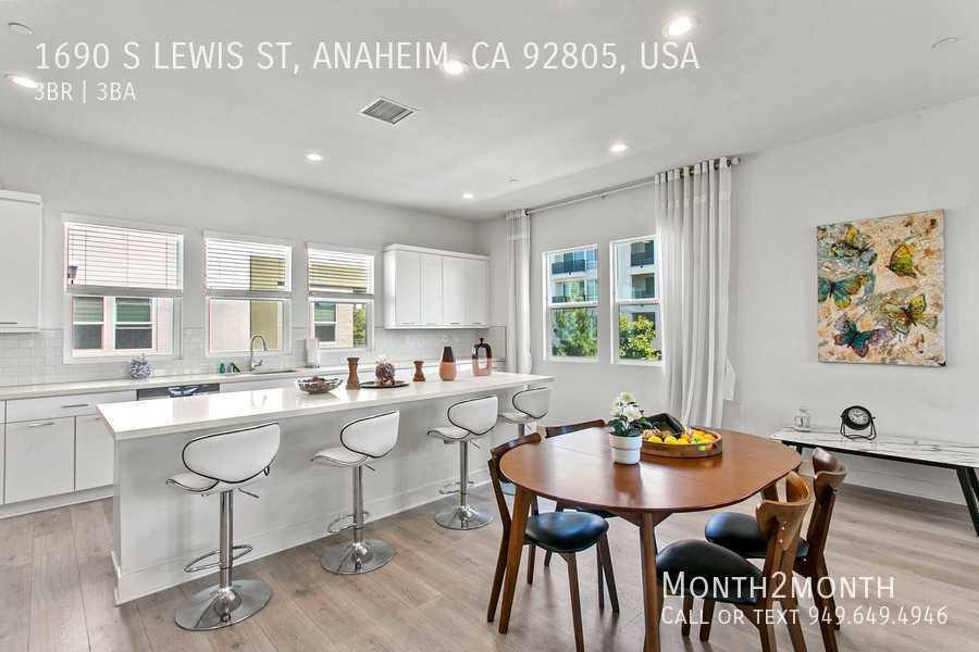 Townhouse for rent at 1690 S Lewis St, Anaheim, CA 92805
