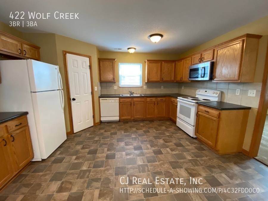 House for rent at 422 Wolf Creek, Grain Valley, MO 64029