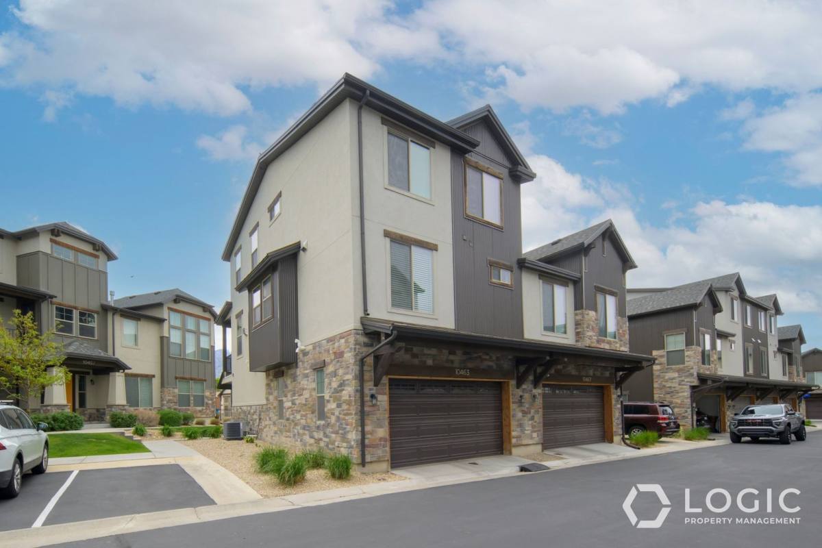Townhouse for rent at 10463 S Crimson Sage, Sandy, UT 84070