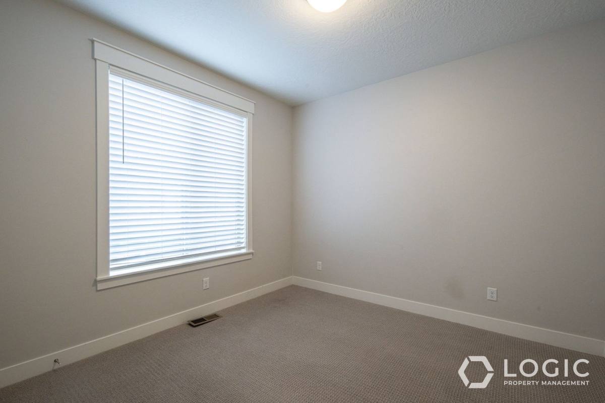 Townhouse for rent at 10463 S Crimson Sage, Sandy, UT 84070