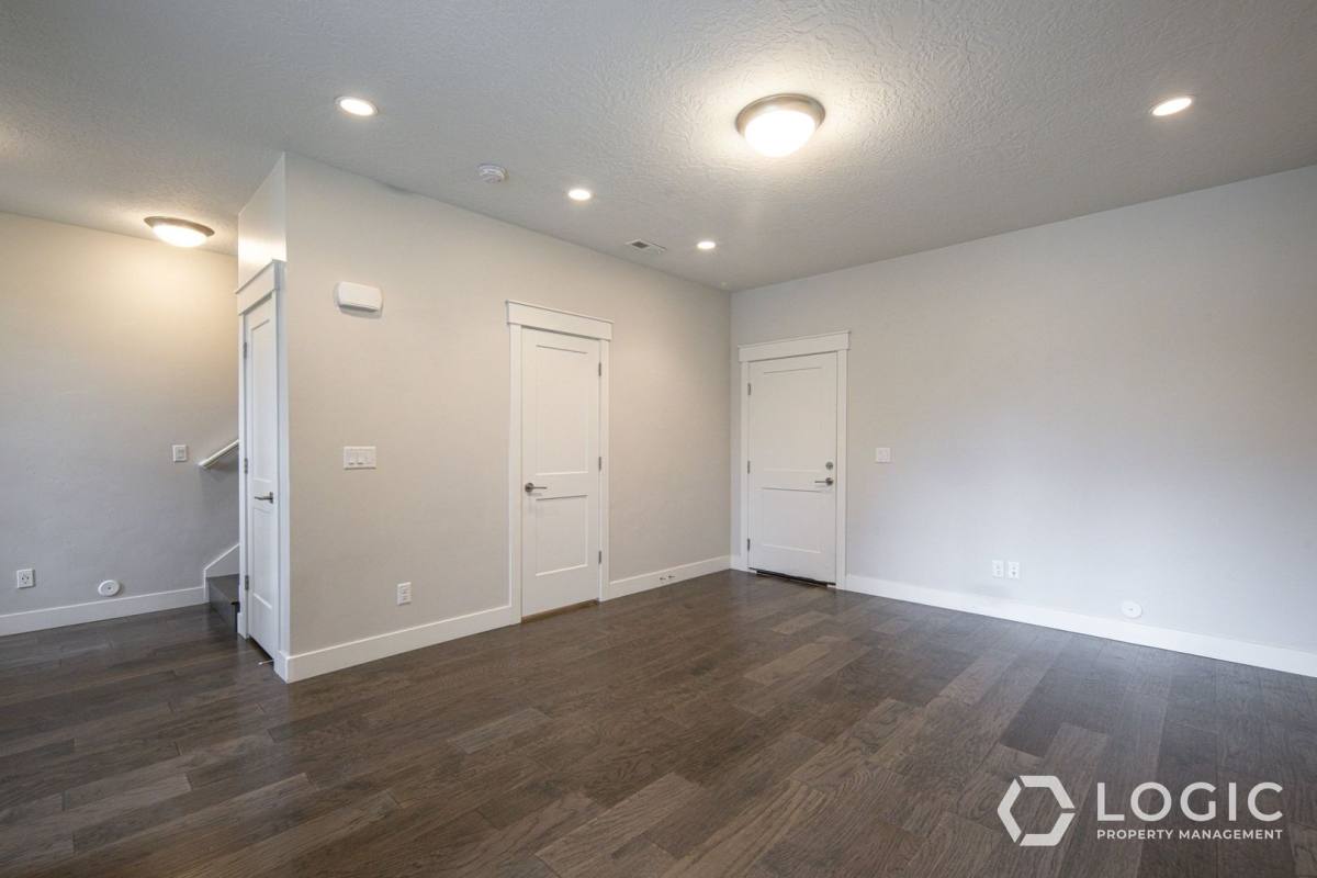 Townhouse for rent at 10463 S Crimson Sage, Sandy, UT 84070