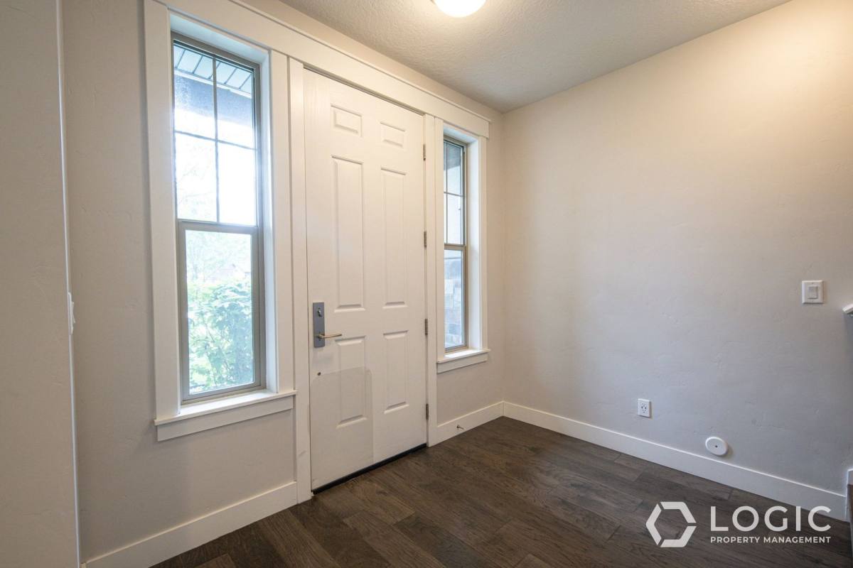 Townhouse for rent at 10463 S Crimson Sage, Sandy, UT 84070
