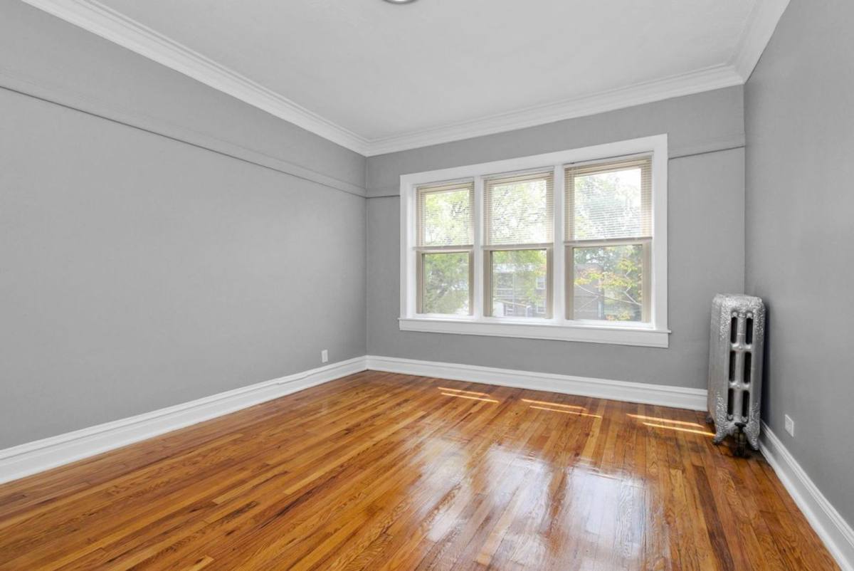 Apartment for rent at 7556 S Calumet Ave, Chicago, IL 60619