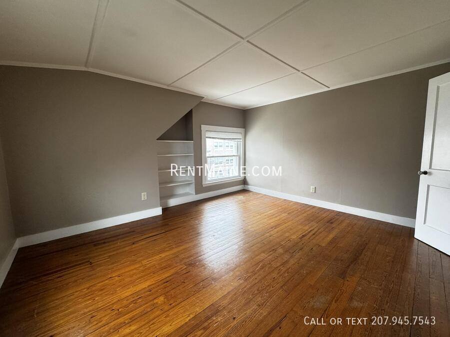Apartment for rent at 28 Pleasant St #4, Waterville, ME 04901