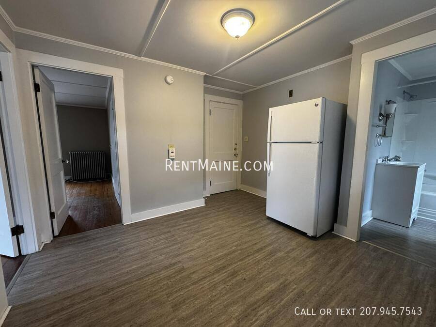 Apartment for rent at 28 Pleasant St #4, Waterville, ME 04901