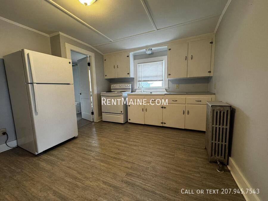 Apartment for rent at 28 Pleasant St #4, Waterville, ME 04901