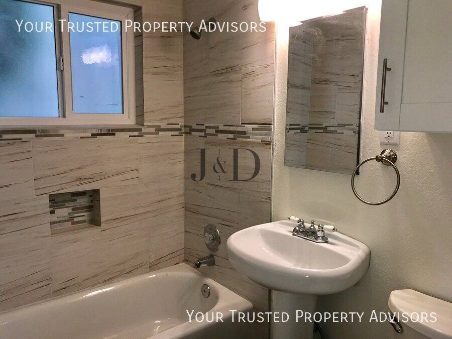 Apartment for rent at 2838 Keats St #2B, San Diego, CA 92106