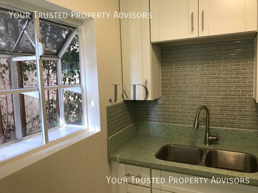 Apartment for rent at 2838 Keats St #2B, San Diego, CA 92106