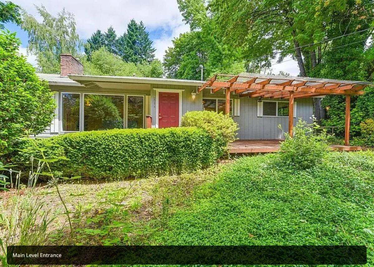 Apartment for rent at 9938 SW Terwilliger Blvd, Portland, OR 97219