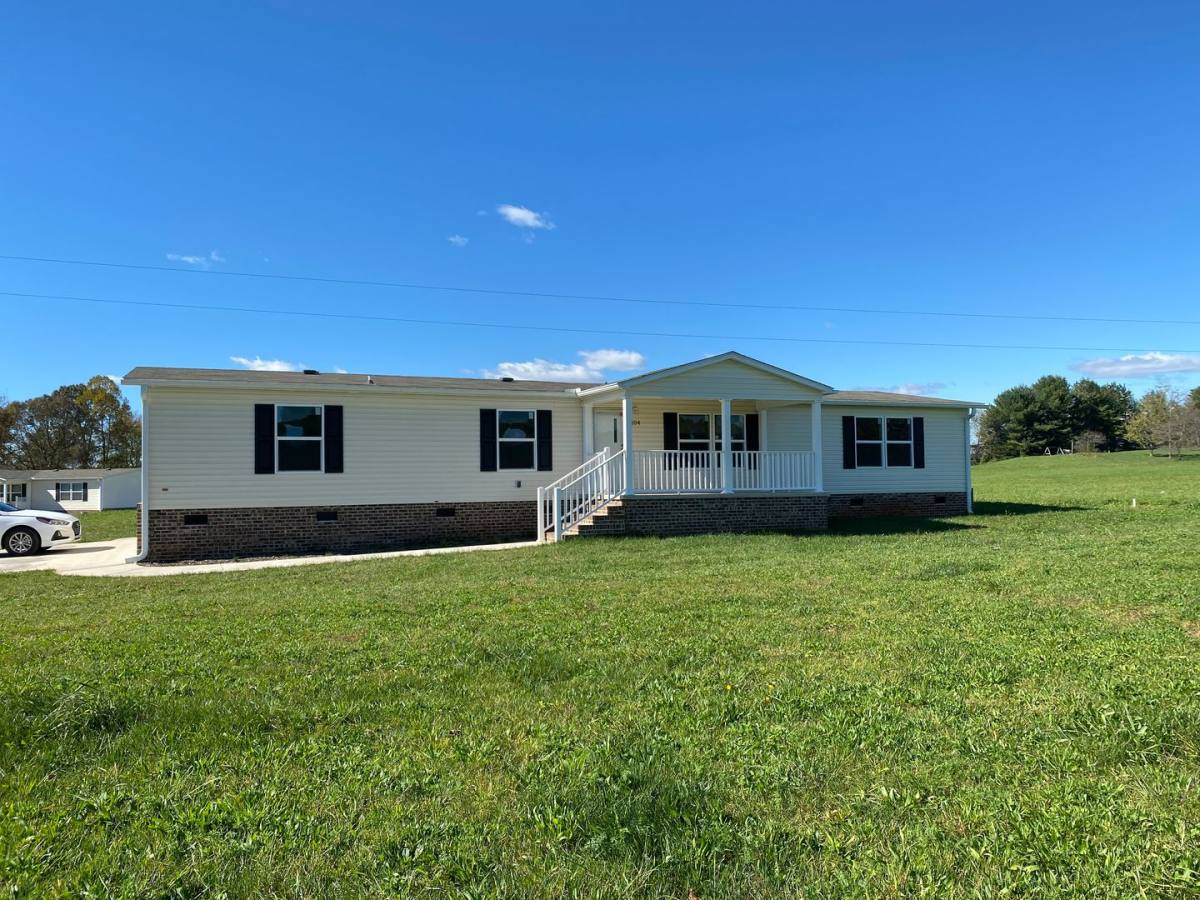 House for rent at 105 Foster Ferry Dr, Statesville, NC 28677