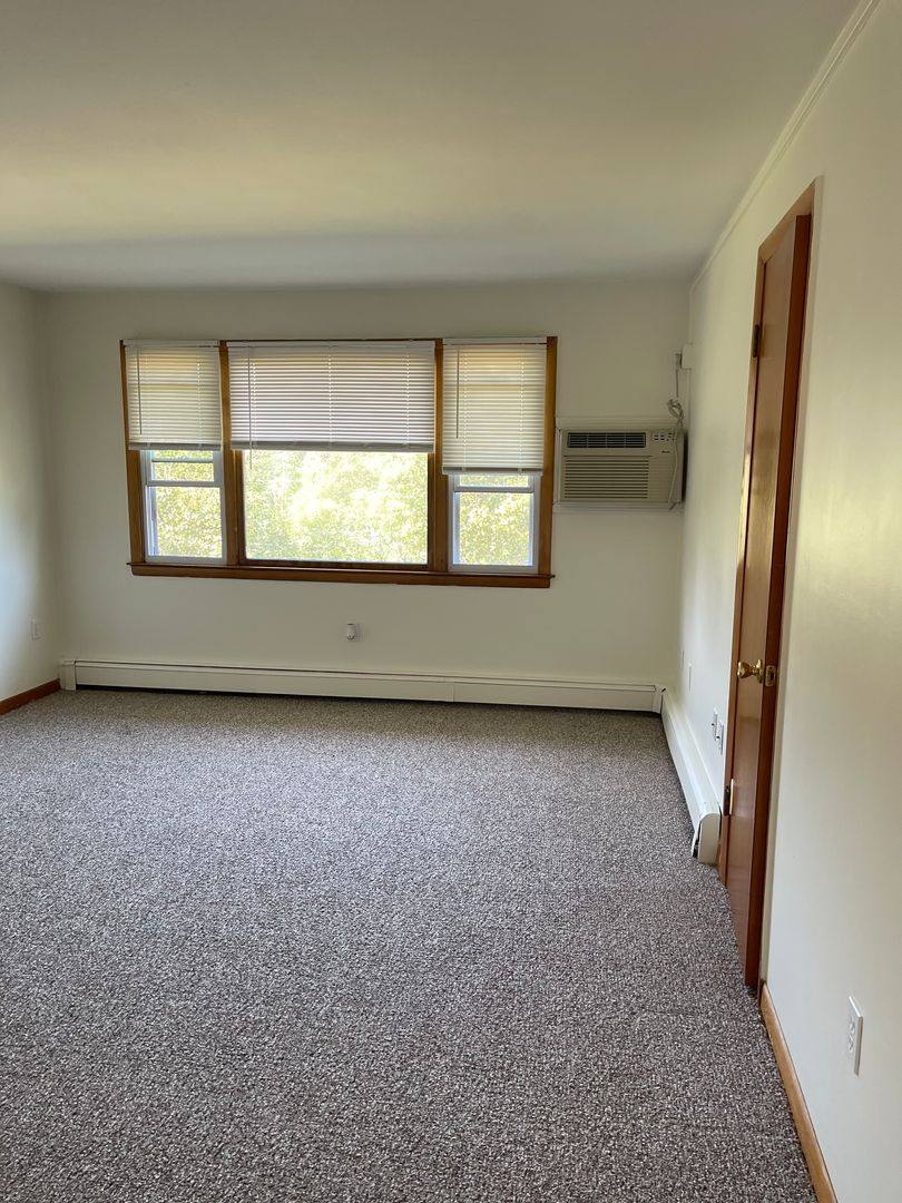 Apartment for rent at 91 Leffingwell Rd, Uncasville, CT 06382