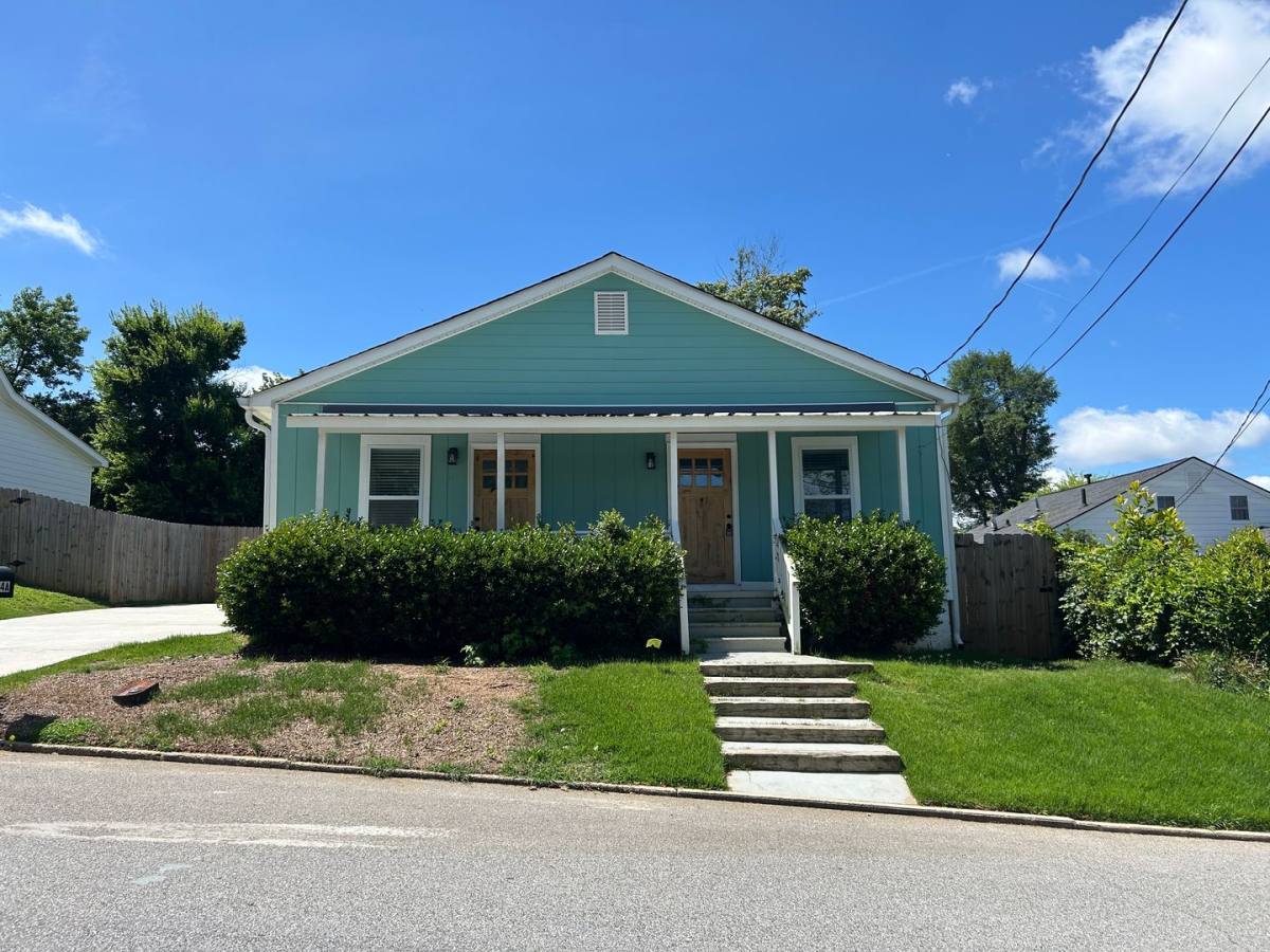 Apartment for rent at 14 Sixth St, Newnan, GA 30263