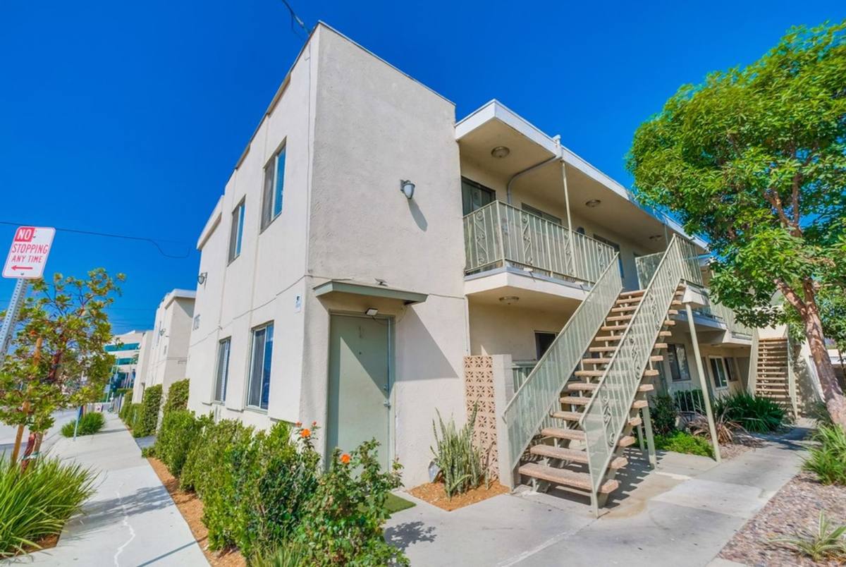 Apartment for rent at 1731 W 120th St #8, Los Angeles, CA 90047