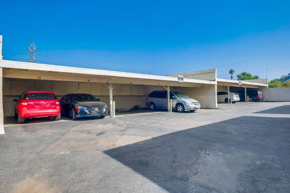 Apartment for rent at 1731 W 120th St #8, Los Angeles, CA 90047