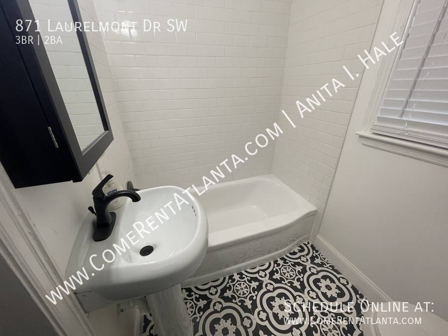 House for rent at 871 Laurelmont Dr SW, Atlanta, GA 30311