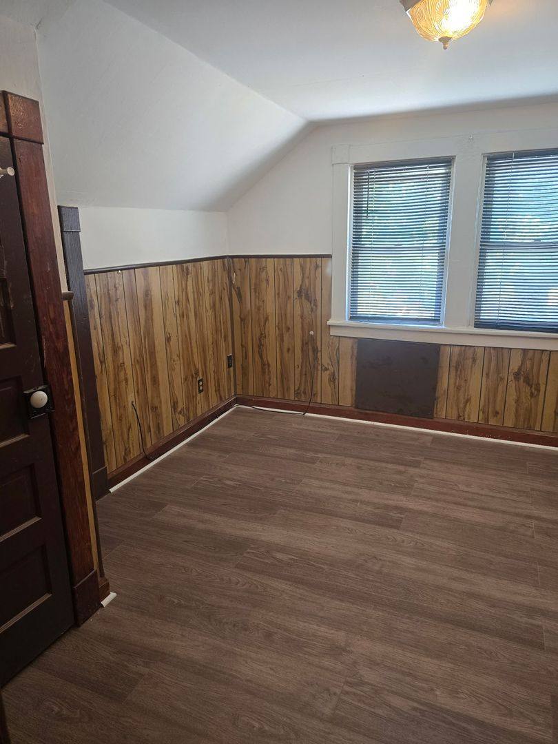 Apartment for rent at 216 Charles St, Brooklyn, MD 21225