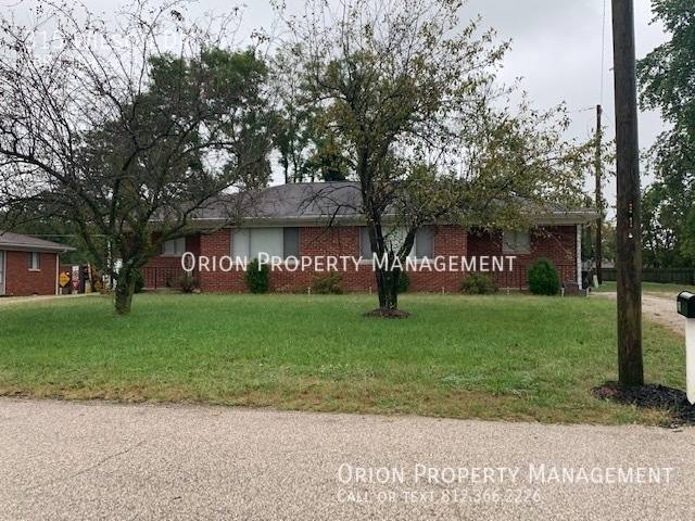 Apartment for rent at 315 Wilson Dr, Bloomfield, IN 47424