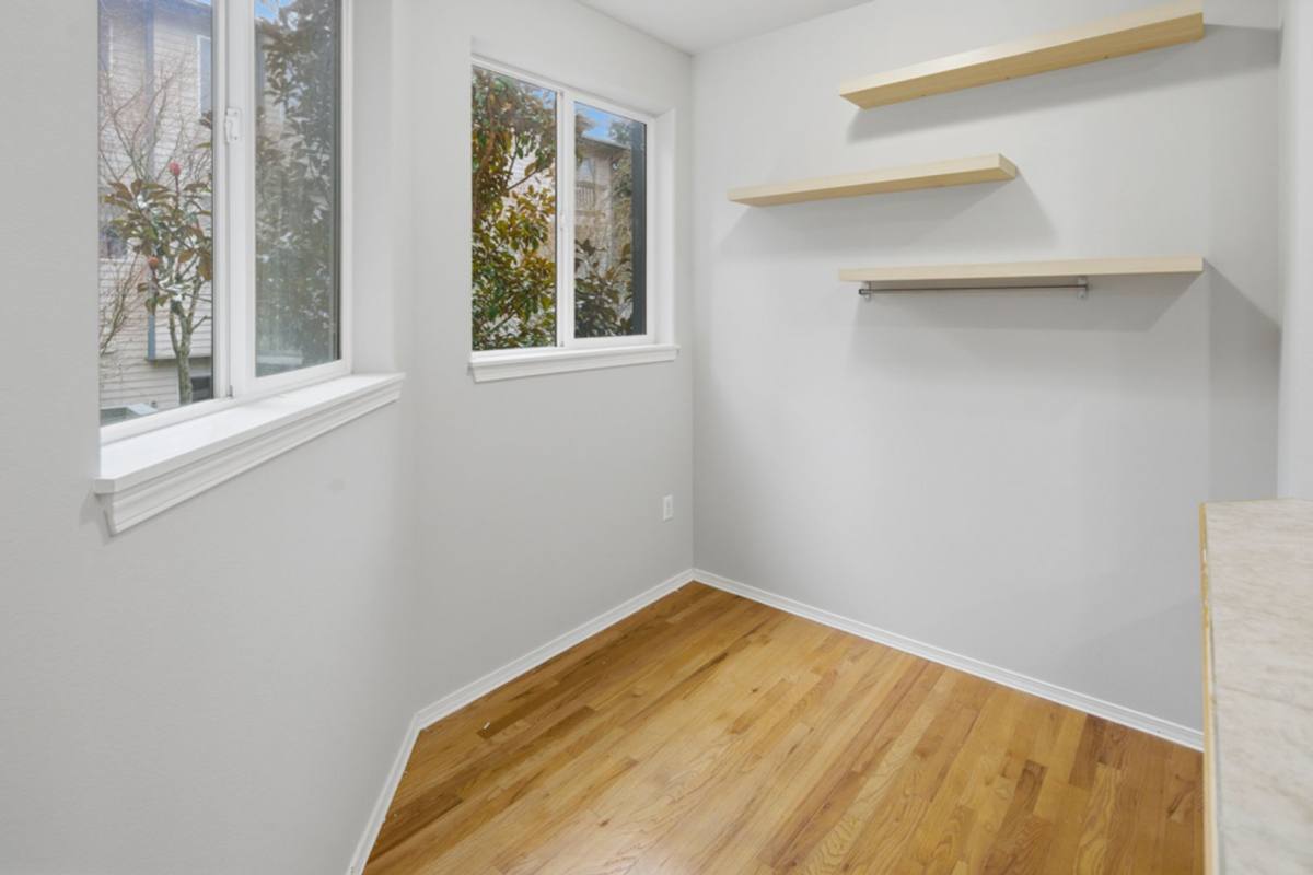 Townhouse for rent at 14868 SE 16th St, Bellevue, WA 98007