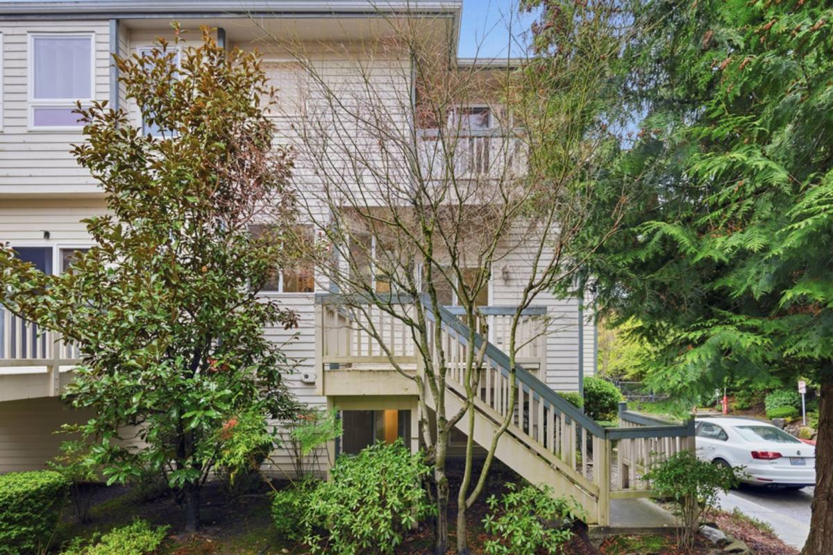 Townhouse for rent at 14868 SE 16th St, Bellevue, WA 98007