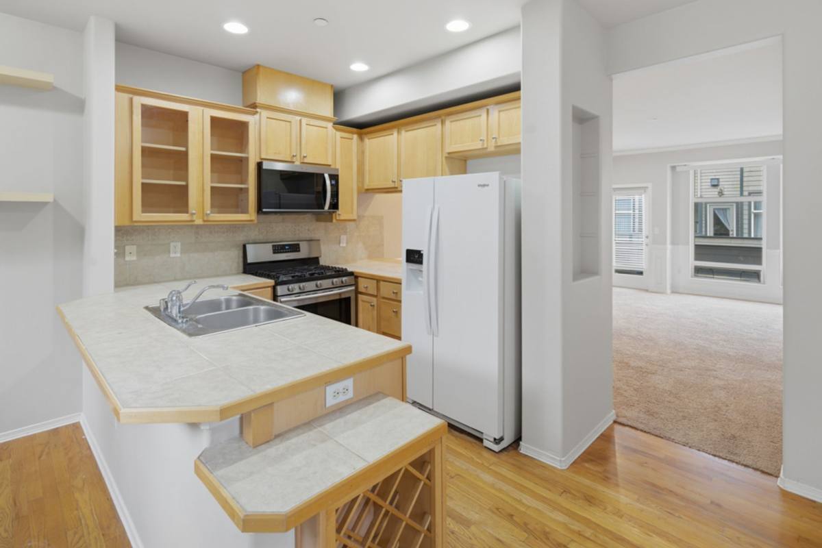 Townhouse for rent at 14868 SE 16th St, Bellevue, WA 98007