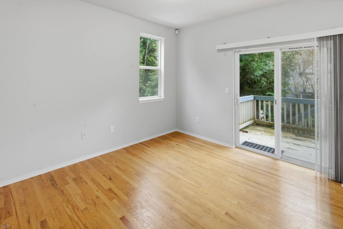 Townhouse for rent at 14868 SE 16th St, Bellevue, WA 98007