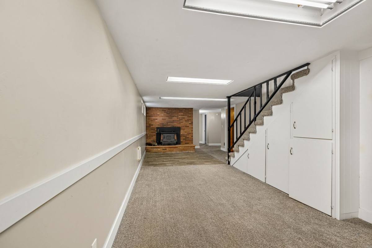 House for rent at 275 Park St, Newdale, ID 83436